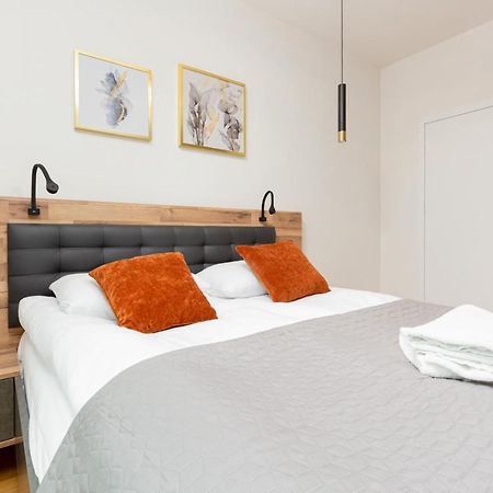 Park Arkadia Apartment With Parking Mokotow By Noclegi Renters Варшава Экстерьер фото